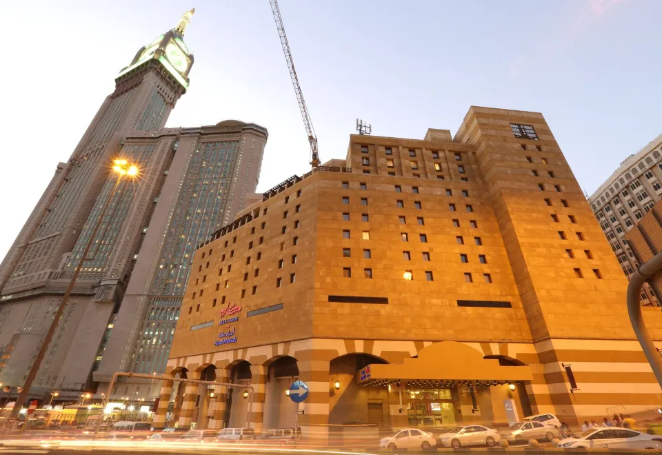 Makarem Ajyad Makkah Hotel – conveniently located near Haram with family-friendly rooms and helpful staff.